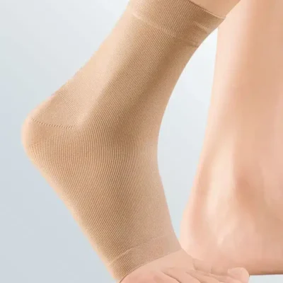 Single elasticated foot